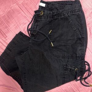 Old Navy Woman’s Black Drawstring Cargo Capris Size 14
Pr#11